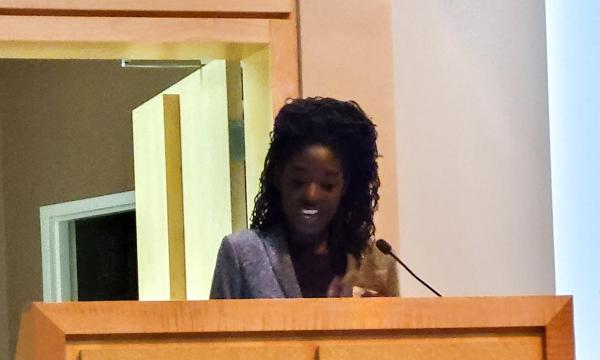 Abenaa Jones presents her research at the CSUA annual conference.